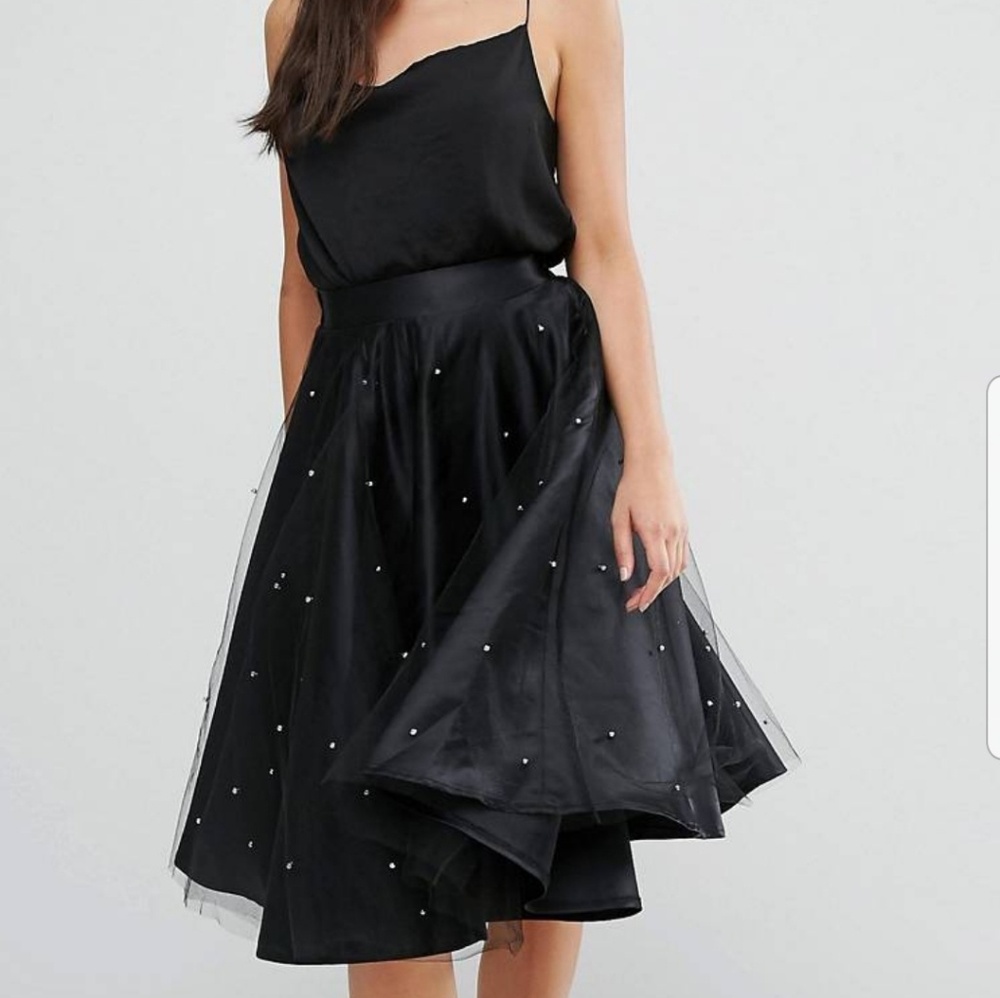 🎉FINAL SALE🎉 Boohoo Satin Full Skirt